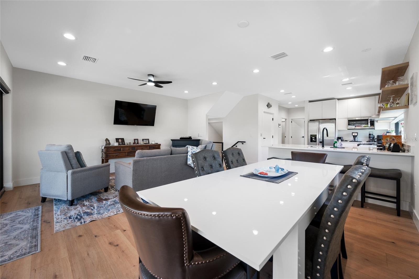 Image 21 of 62 For 2200 Bay Boulevard A