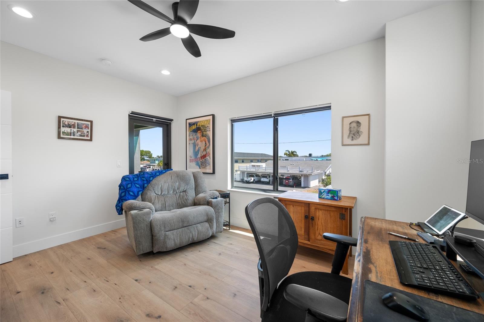 Image 25 of 62 For 2200 Bay Boulevard A