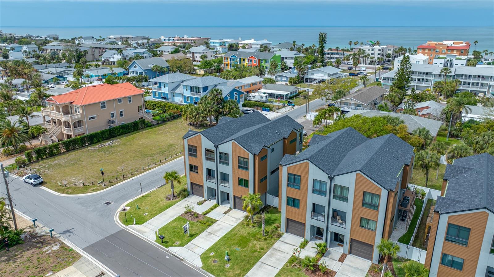 Image 3 of 62 For 2200 Bay Boulevard A