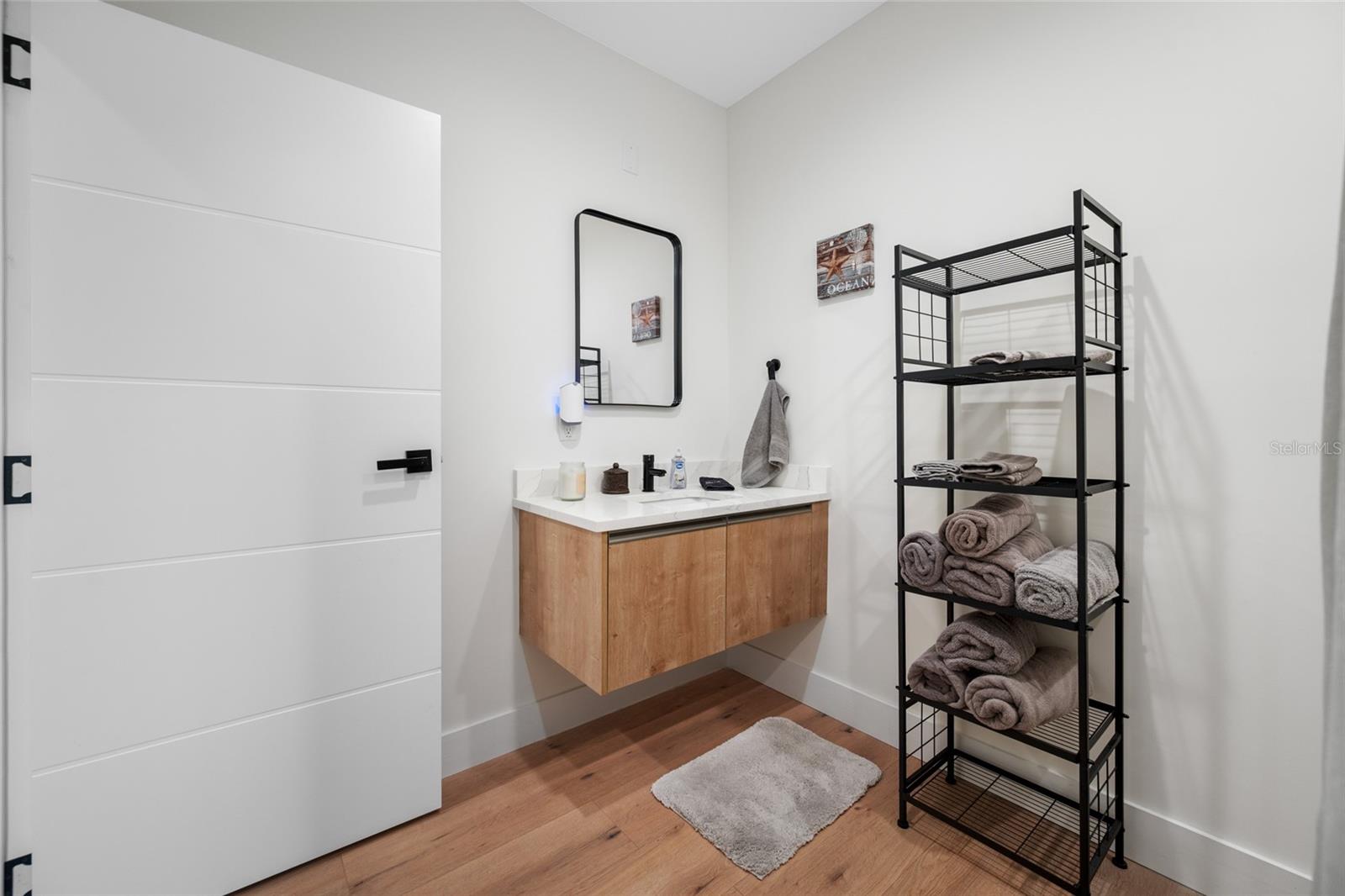 Image 30 of 62 For 2200 Bay Boulevard A