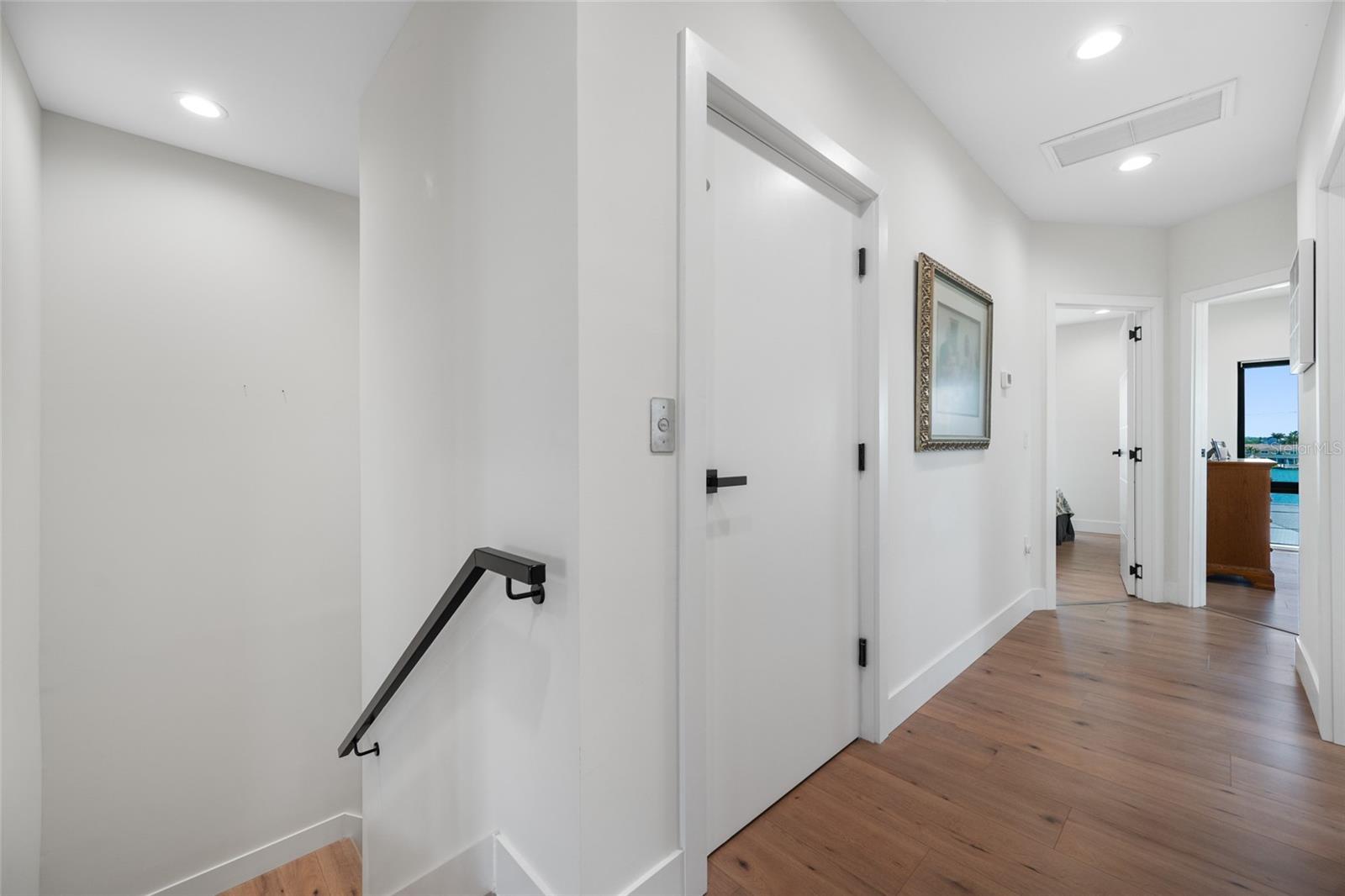 Image 32 of 62 For 2200 Bay Boulevard A