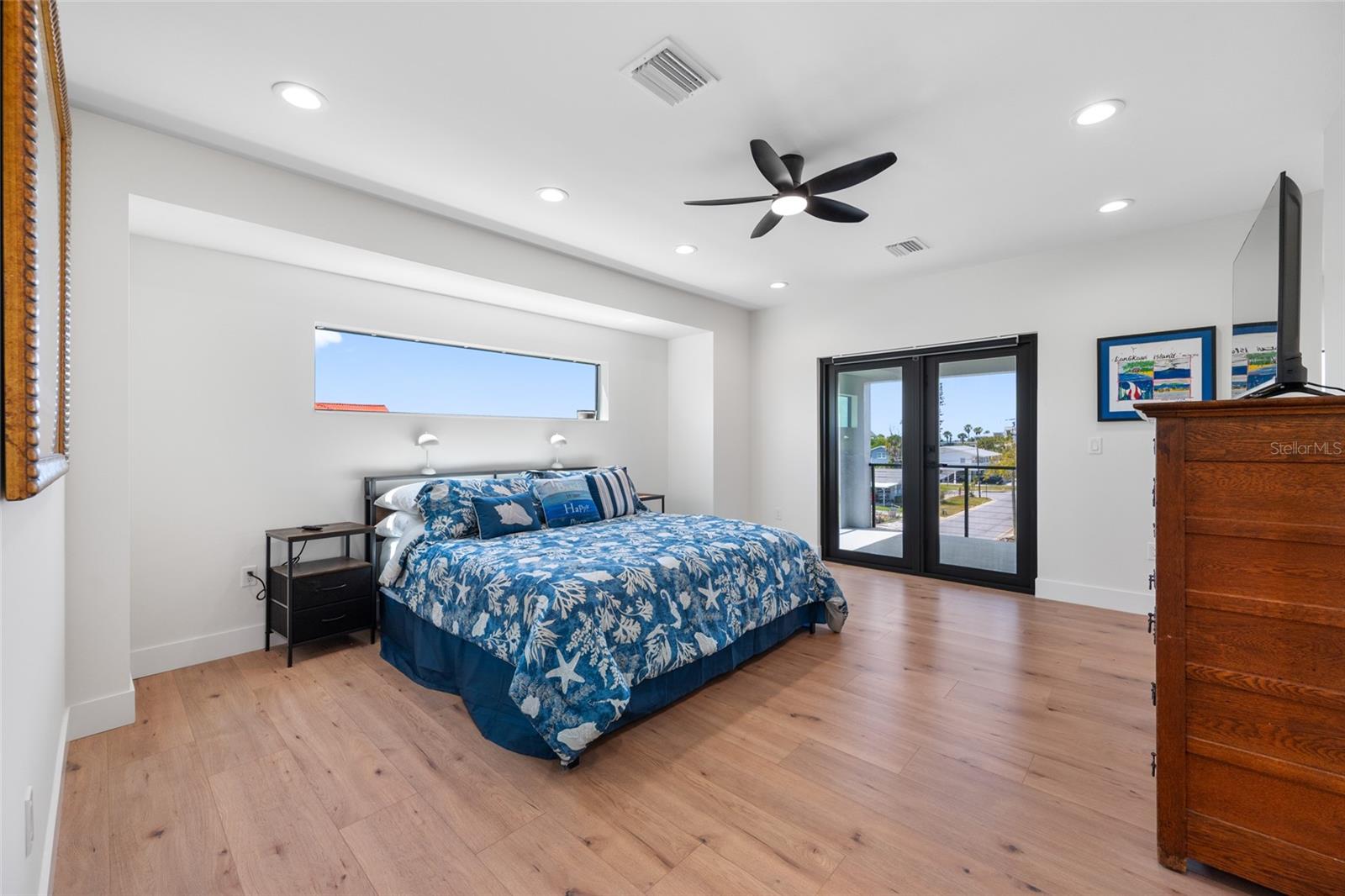 Image 33 of 62 For 2200 Bay Boulevard A