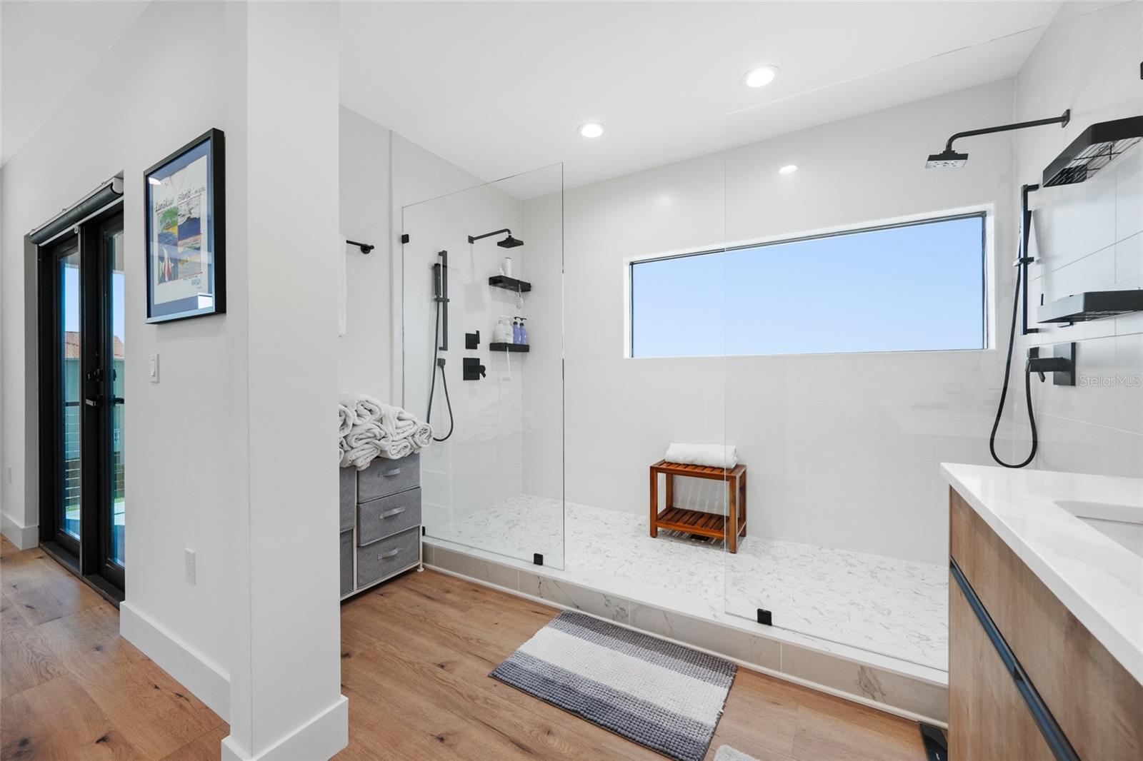 Image 37 of 62 For 2200 Bay Boulevard A