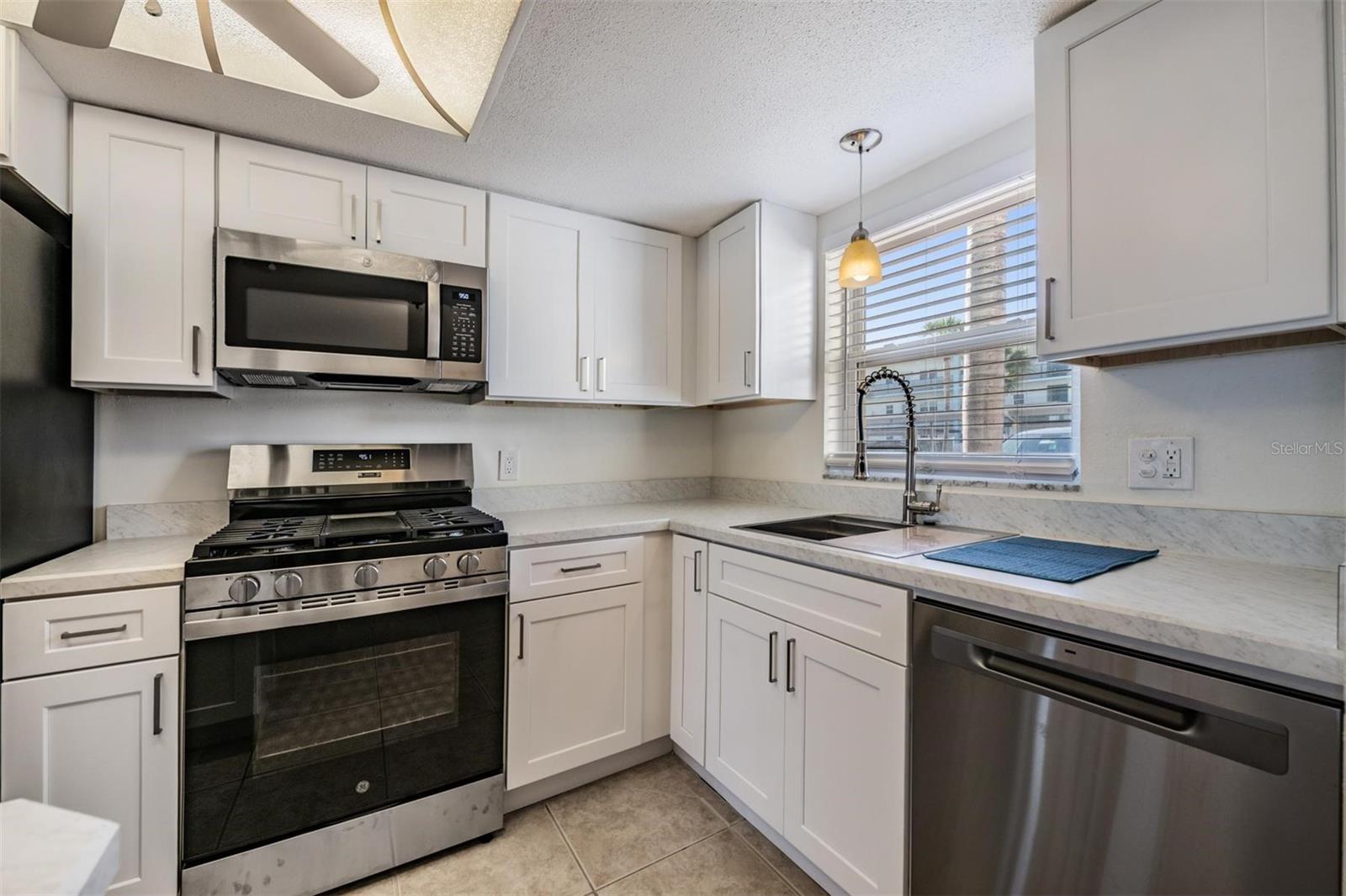 Image 21 of 49 For 7 Dunoon Place 102