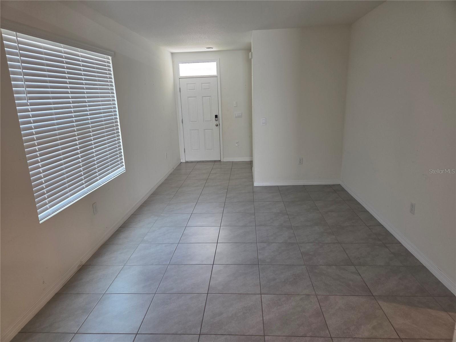 Image 4 of 9 For 17007 Blister Wing Drive