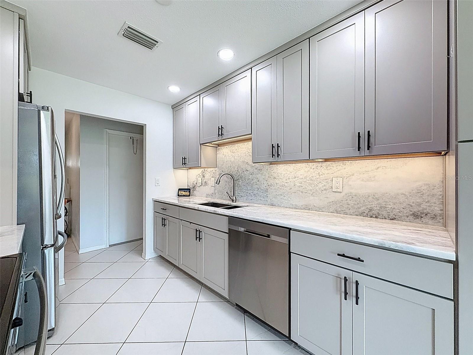 Image 11 of 51 For 2629 Lancaster Drive