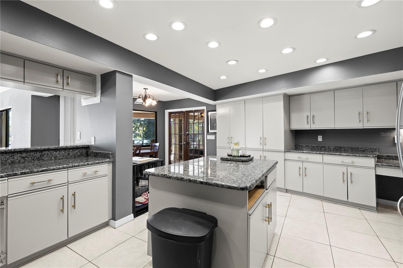 Image 23 of 59 For 14947 Lake Forest Drive