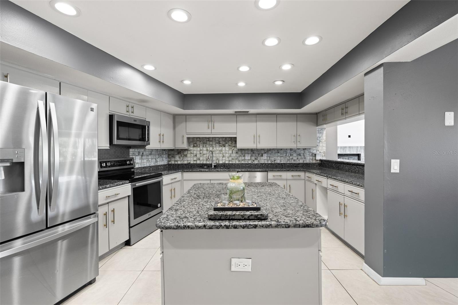 Image 4 of 59 For 14947 Lake Forest Drive