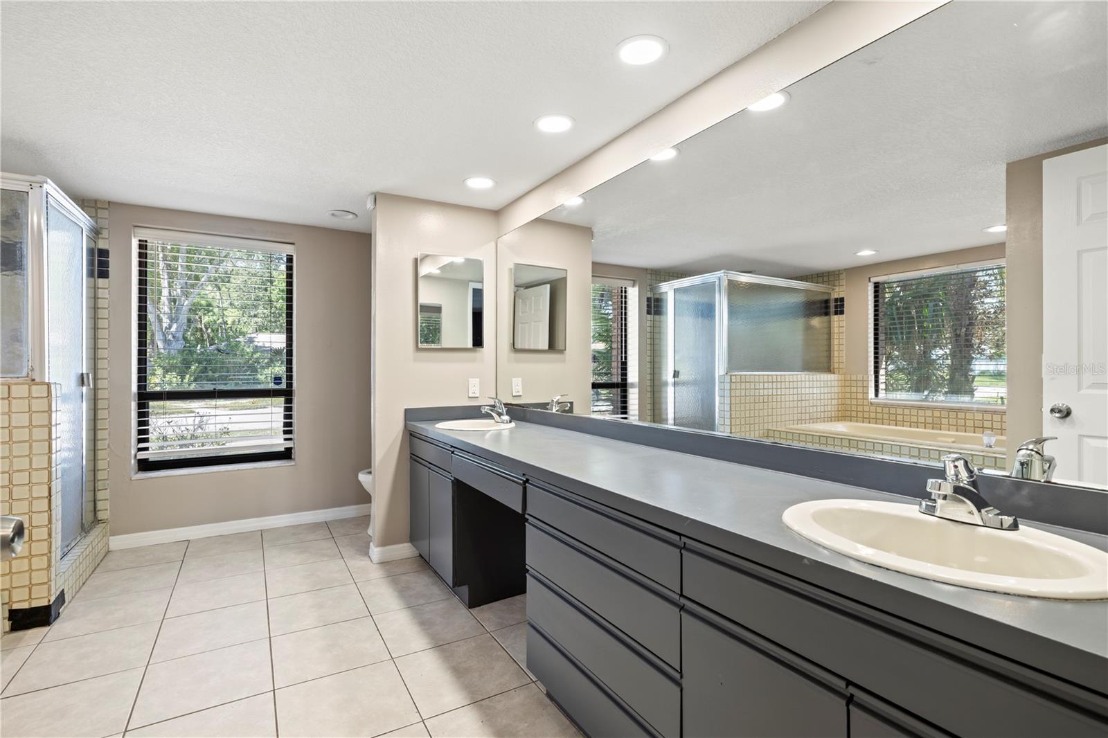 Image 41 of 59 For 14947 Lake Forest Drive