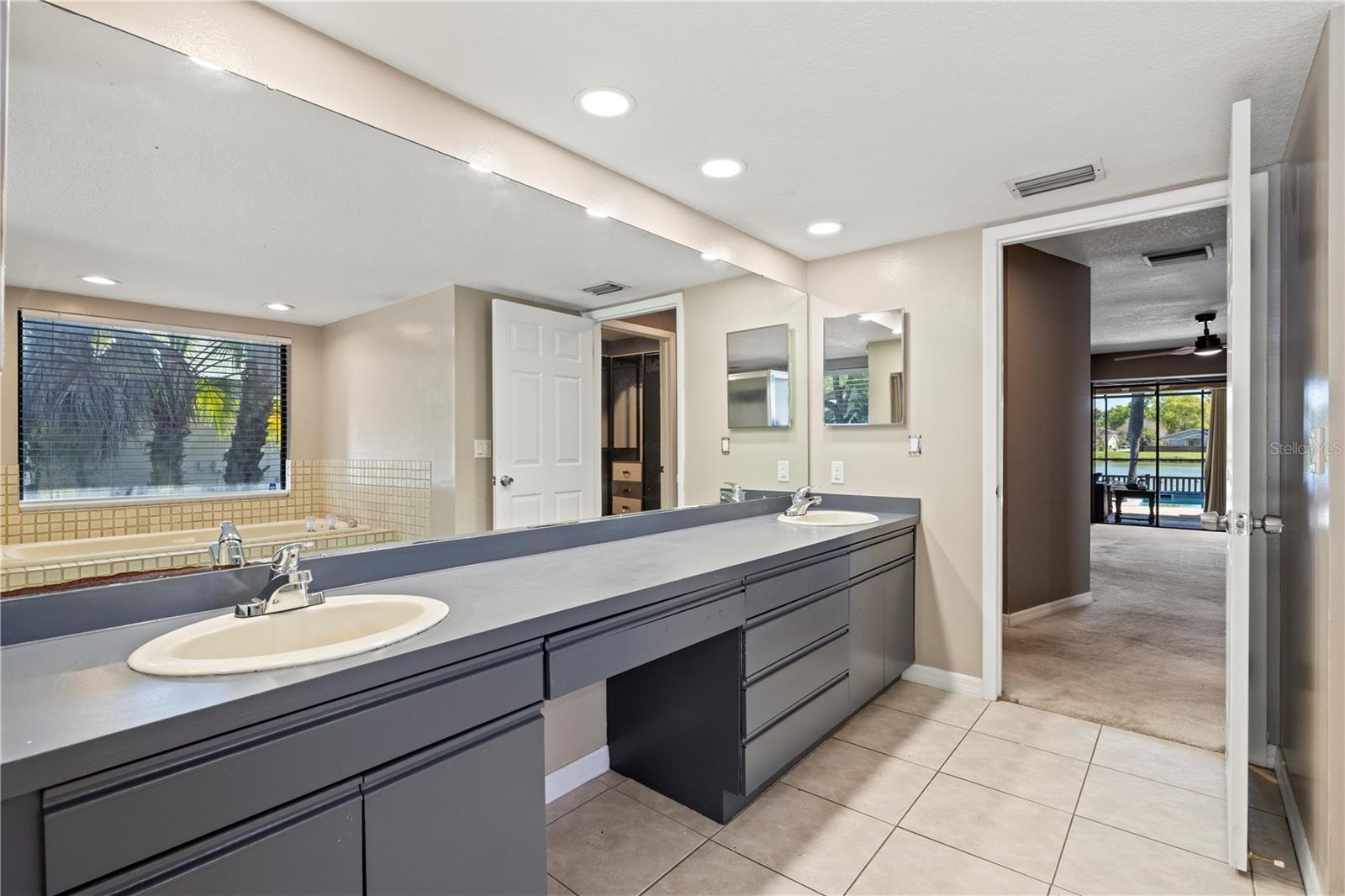 Image 43 of 59 For 14947 Lake Forest Drive