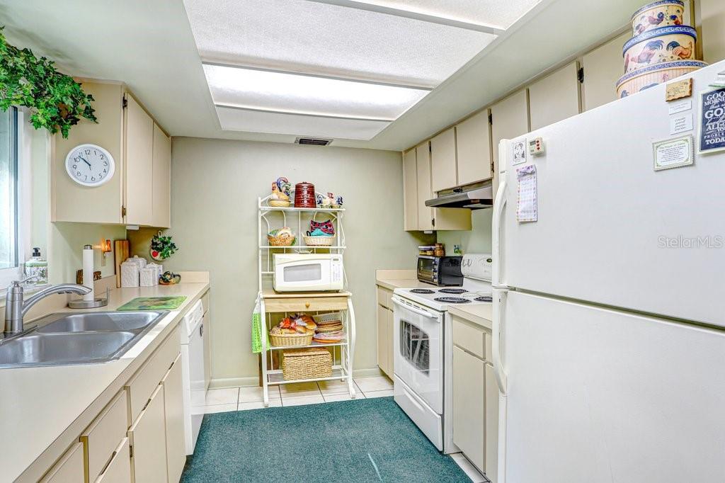 Image 10 of 26 For 14931 Old Pointe Road