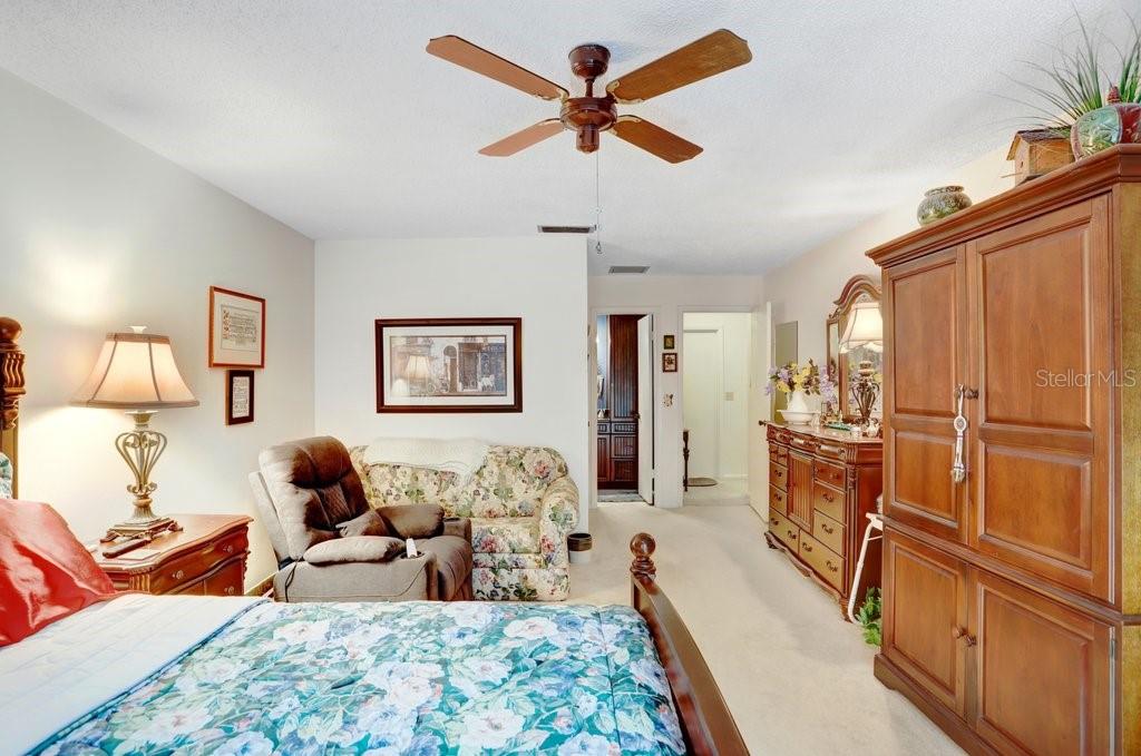 Image 13 of 26 For 14931 Old Pointe Road