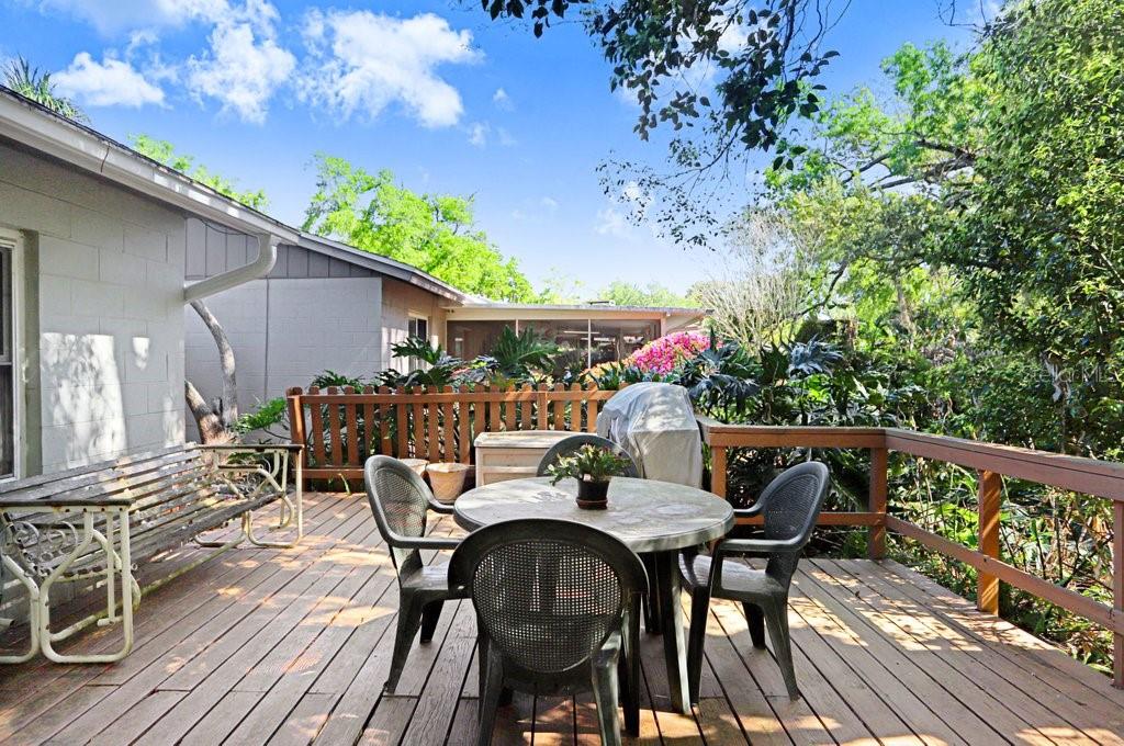 Image 21 of 26 For 14931 Old Pointe Road