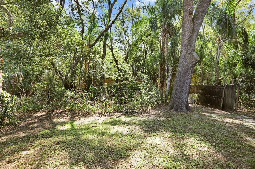 Image 22 of 26 For 14931 Old Pointe Road