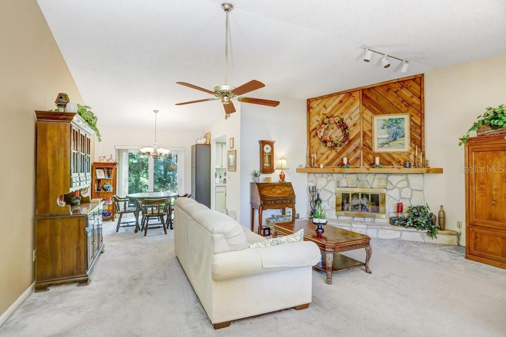 Image 3 of 26 For 14931 Old Pointe Road