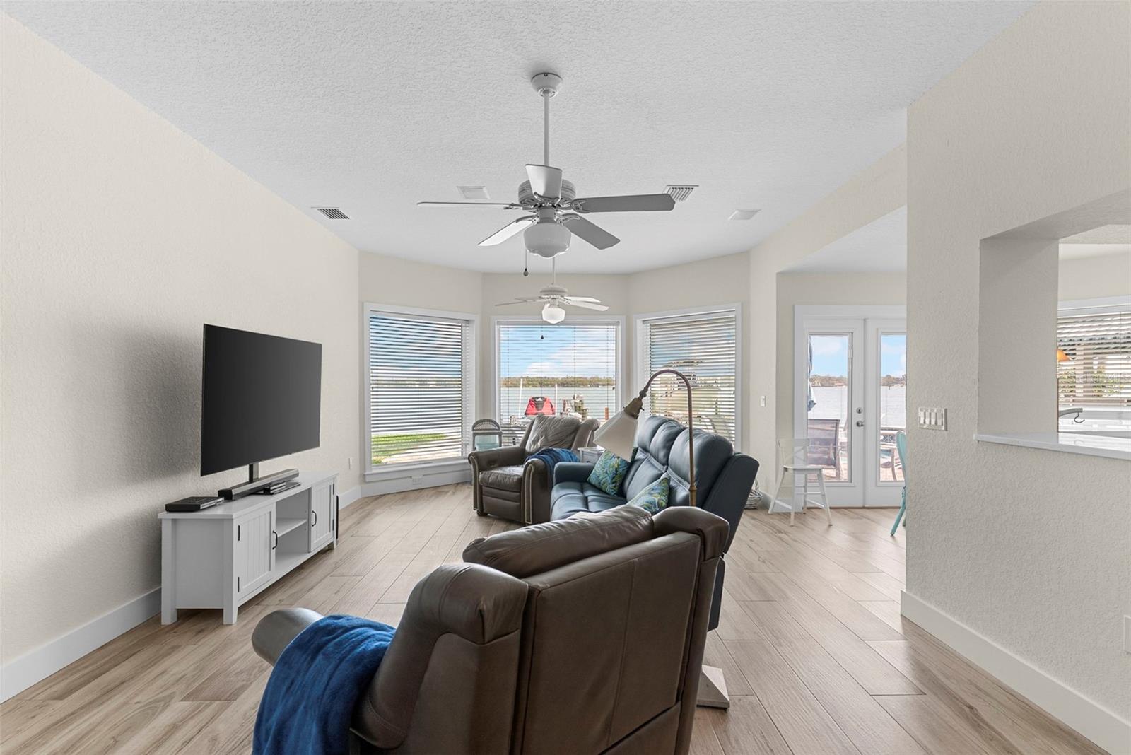 Image 17 of 57 For 11445 9th Street E