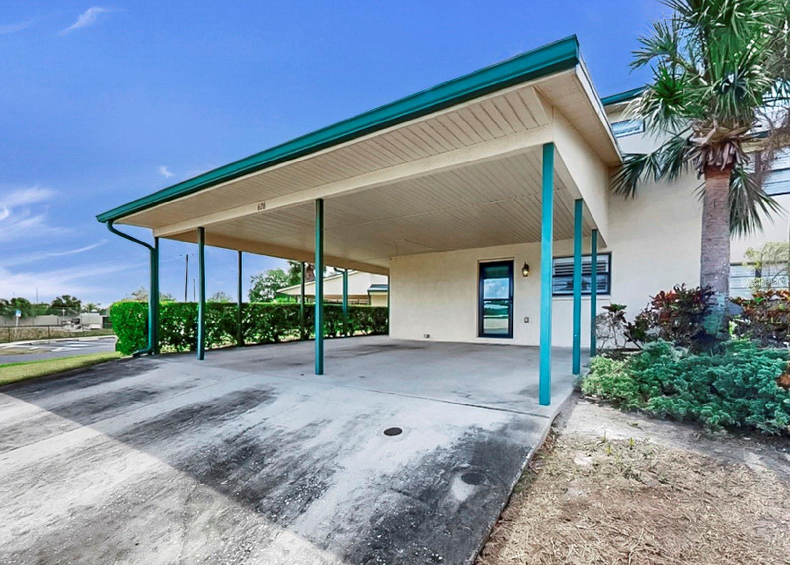 Image 4 of 99 For 626 Yardarm Drive 13