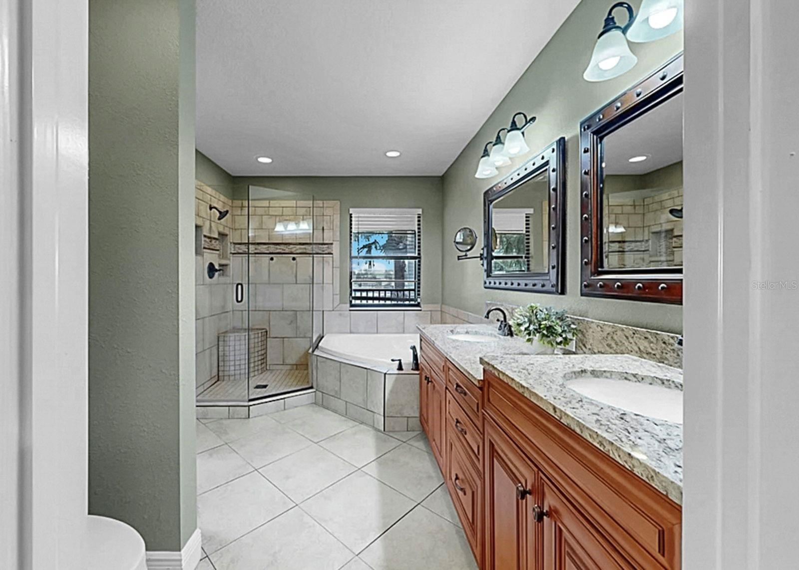 Image 63 of 99 For 626 Yardarm Drive 13