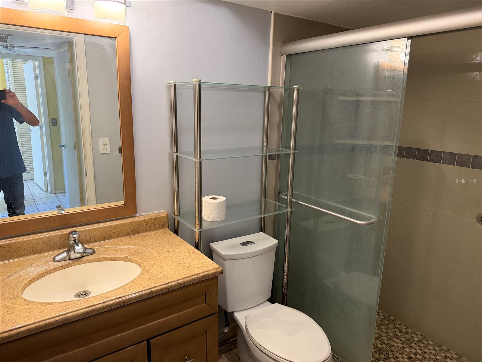 Image 11 of 26 For 1221 Drew Street A2