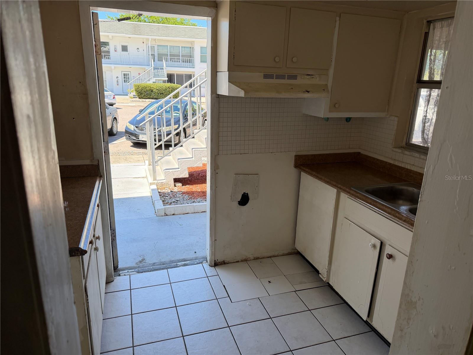 Image 3 of 26 For 1221 Drew Street A2