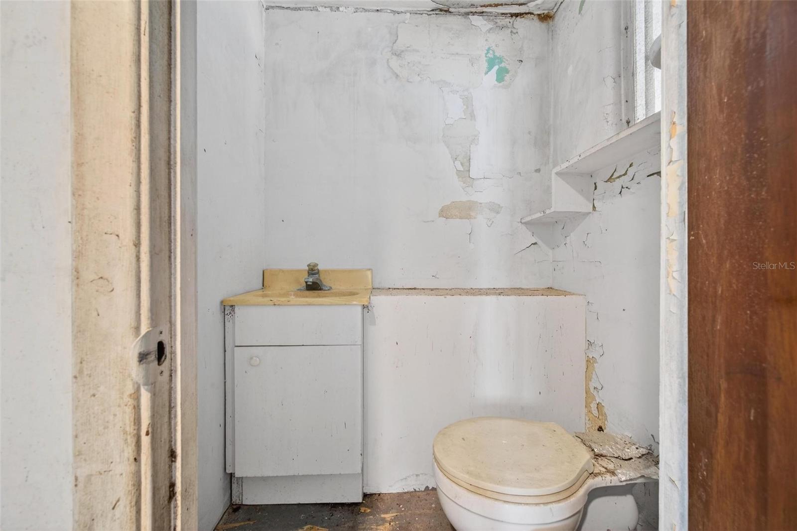 Image 7 of 14 For 7643 62nd Street N