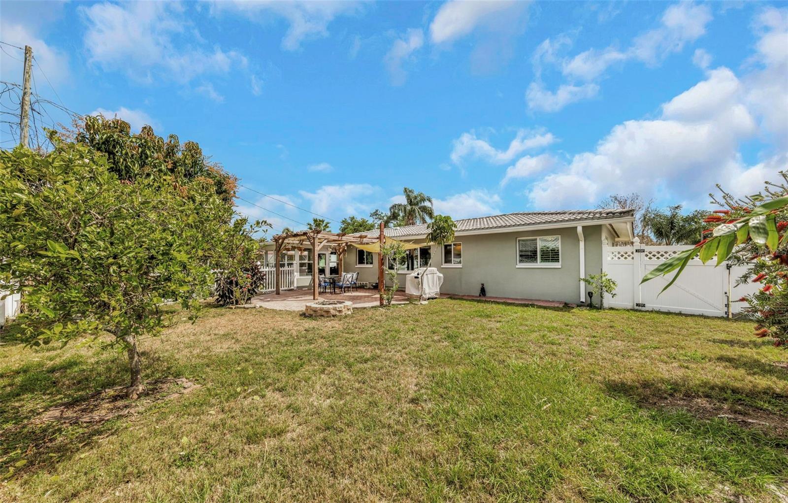 Image 21 of 32 For 2300 Tudor Lane