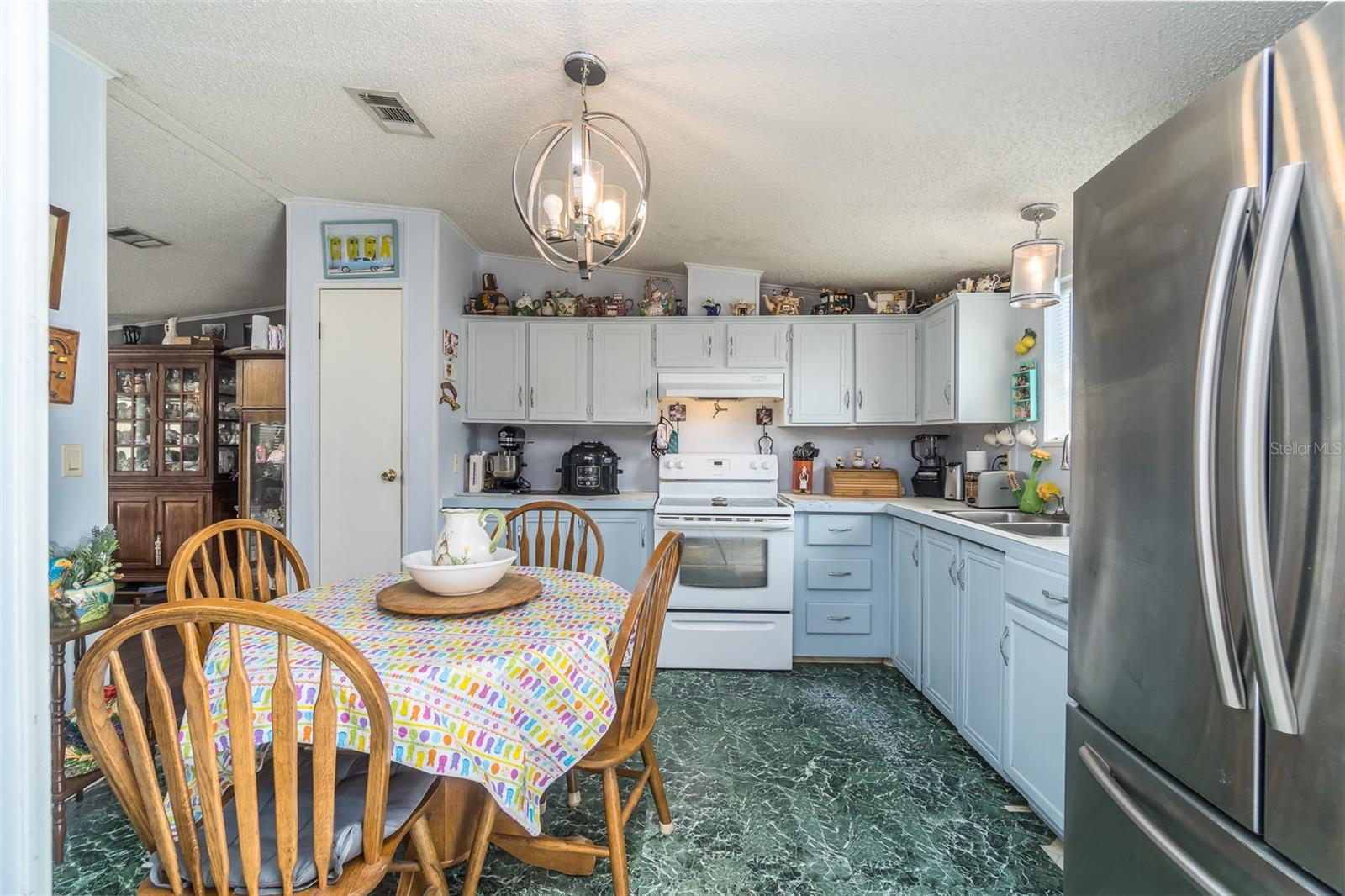 Image 10 of 27 For 14926 Douglas Street