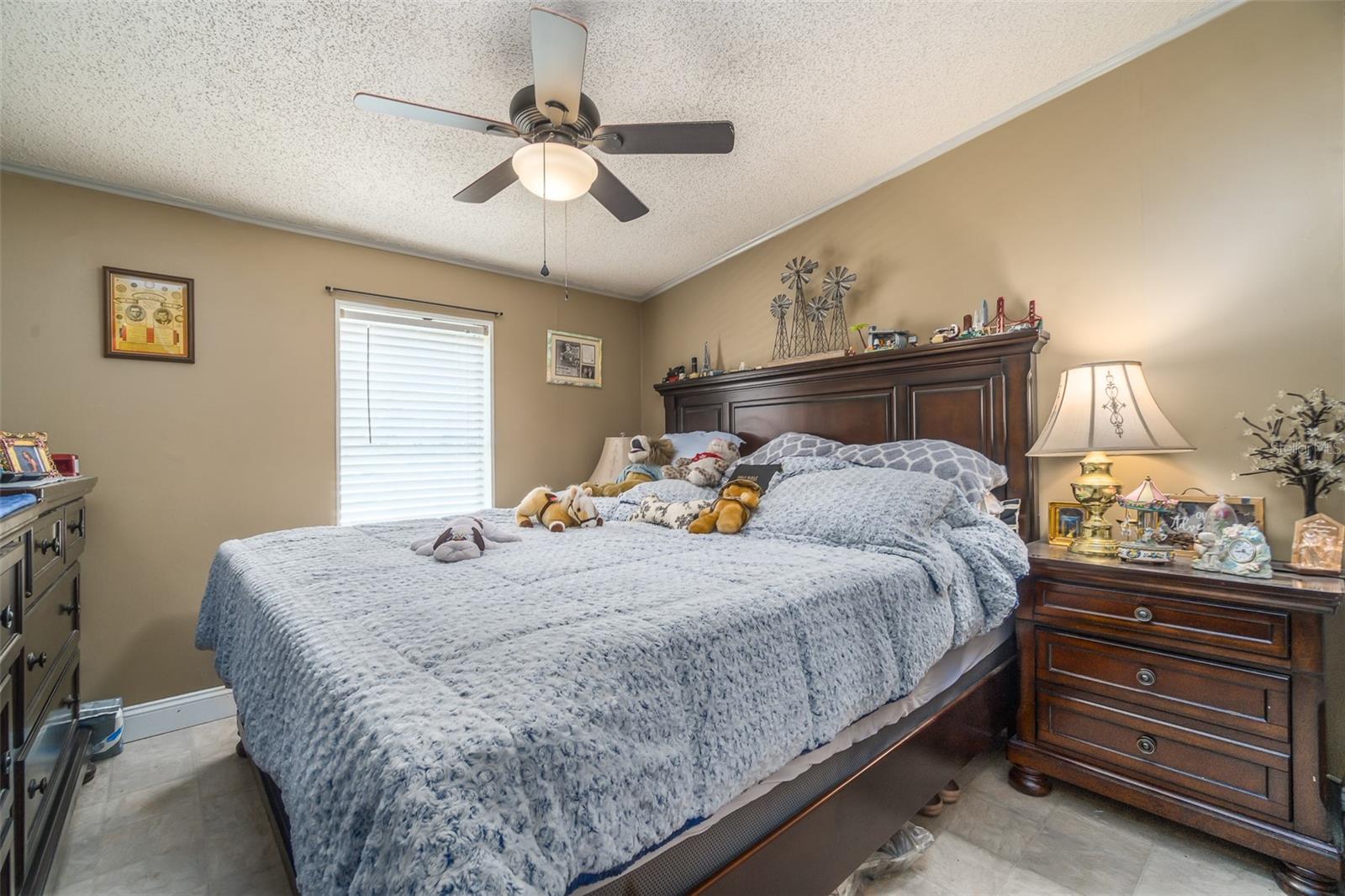 Image 16 of 27 For 14926 Douglas Street