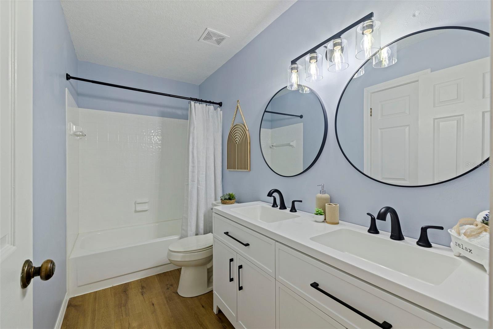 Image 16 of 35 For 3510 Greenglen Circle