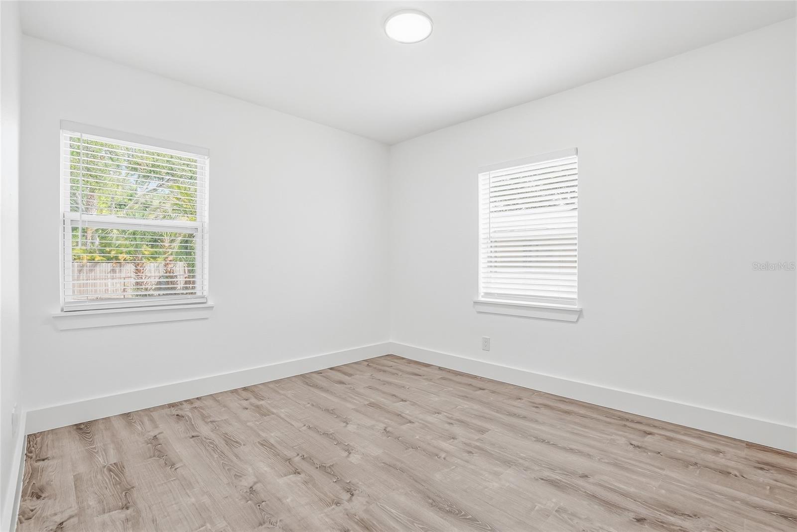 Image 18 of 28 For 7125 5th Avenue N