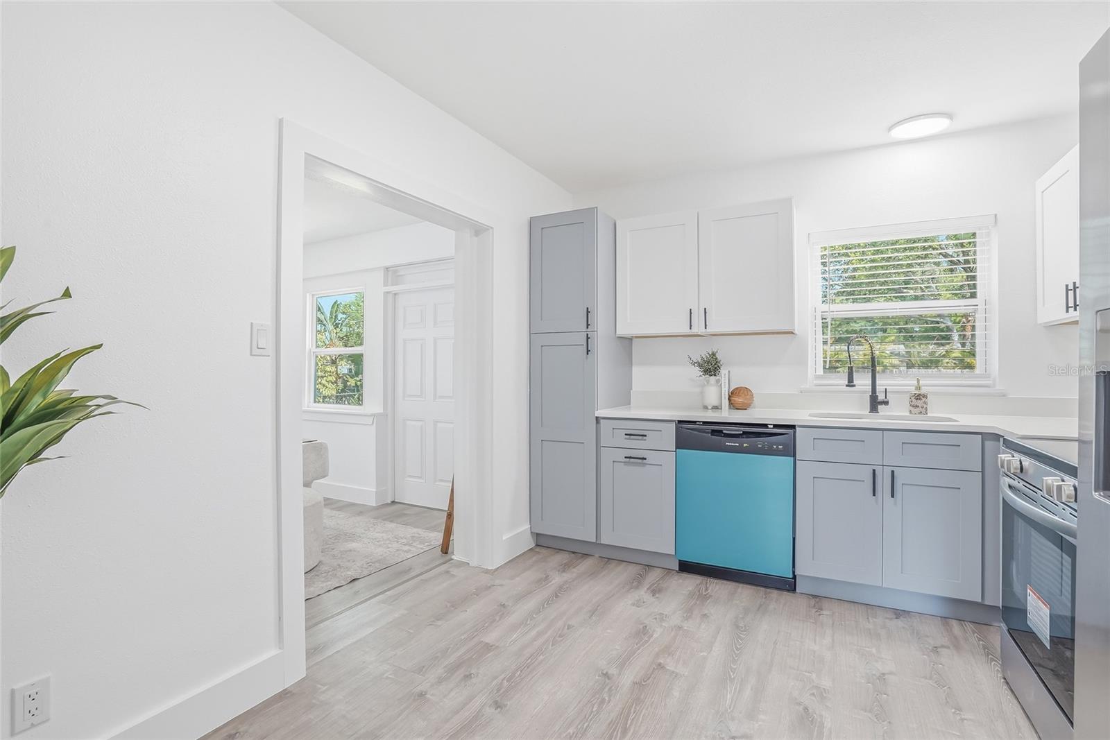 Image 5 of 28 For 7125 5th Avenue N