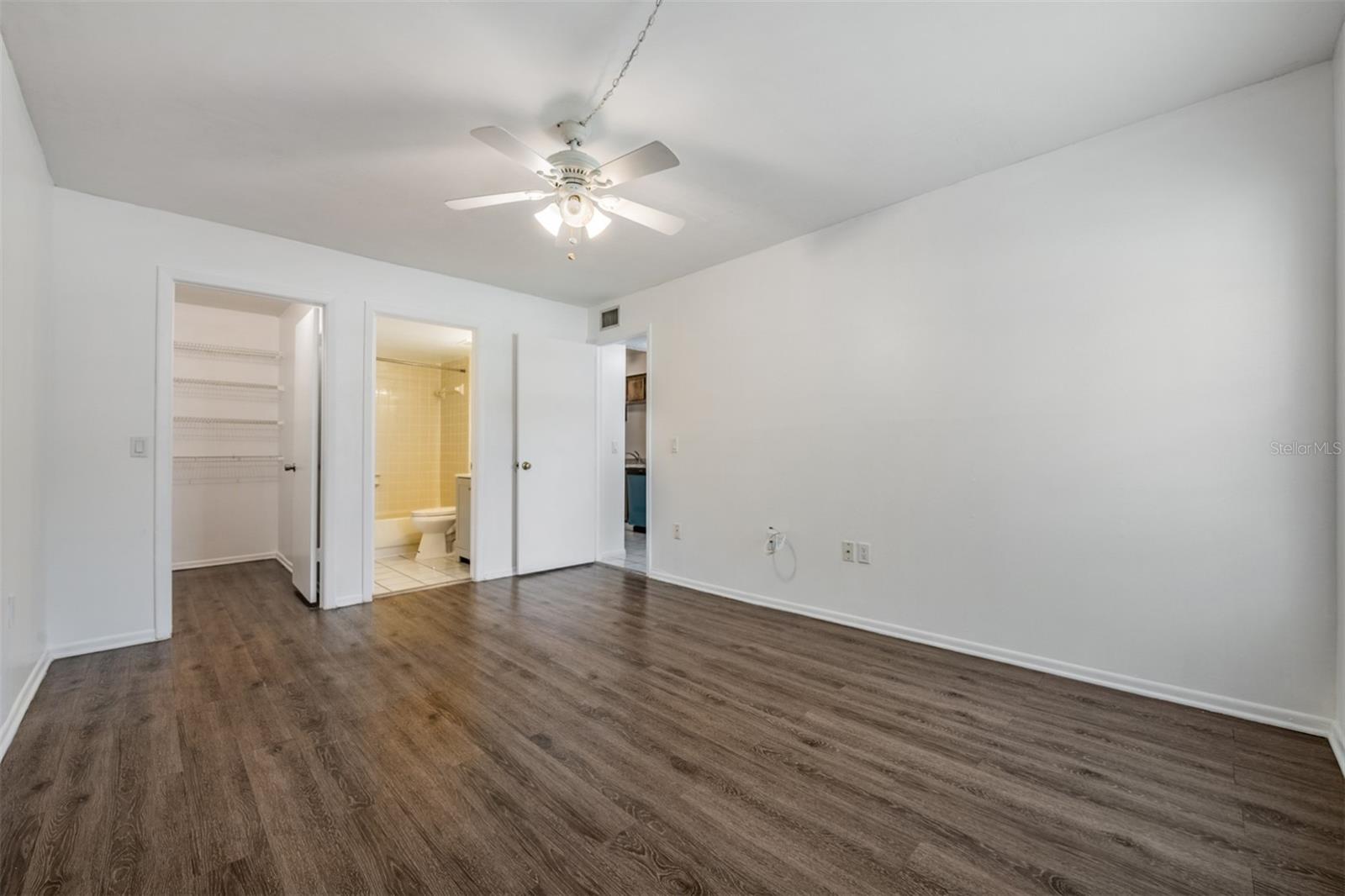 Image 10 of 27 For 4208 Winding Moss Trail 102