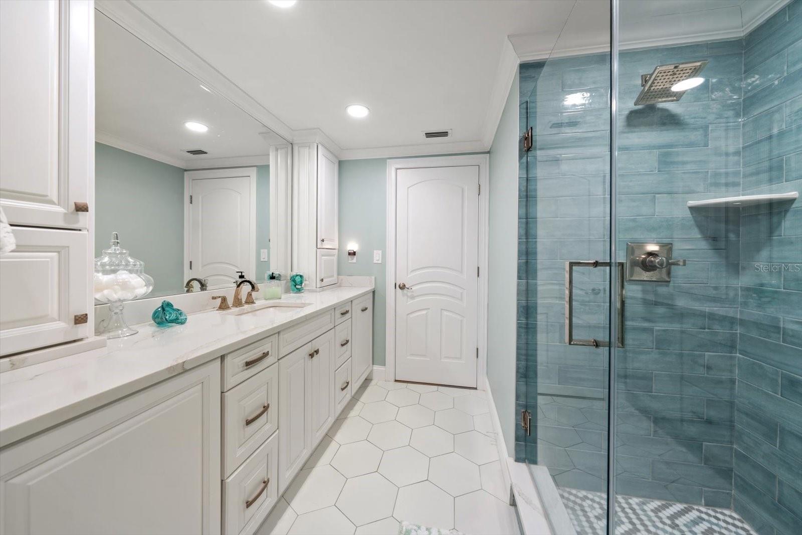 Image 22 of 73 For 6 Belleview Boulevard 608