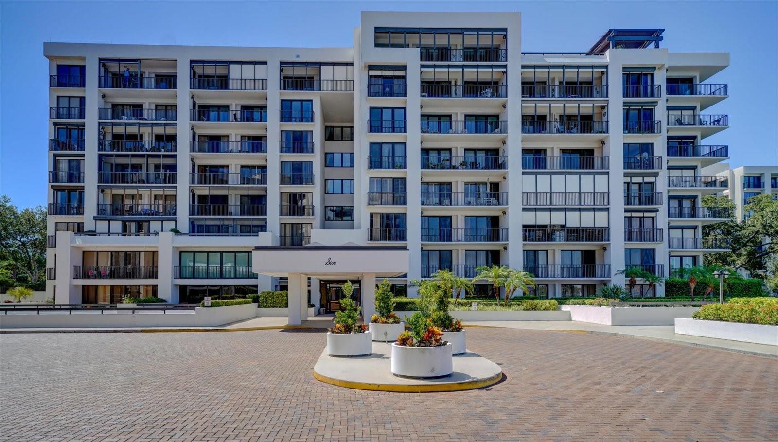 Image 62 of 73 For 6 Belleview Boulevard 608