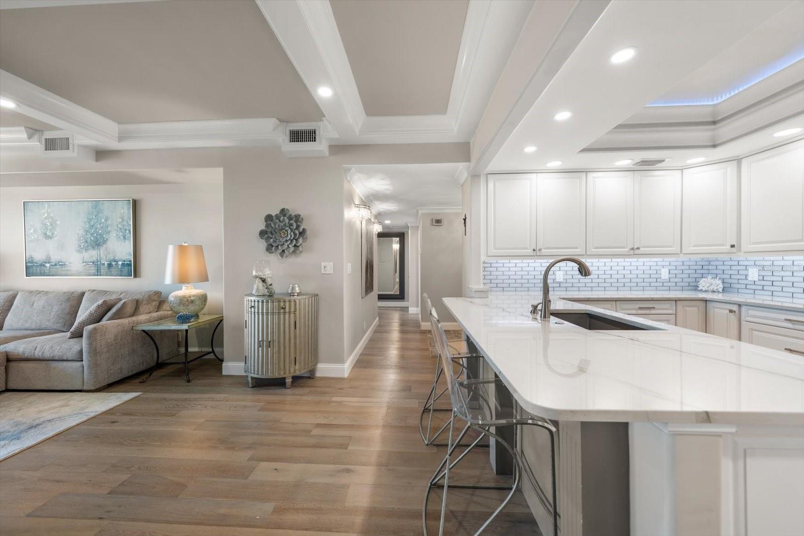 Image 8 of 73 For 6 Belleview Boulevard 608