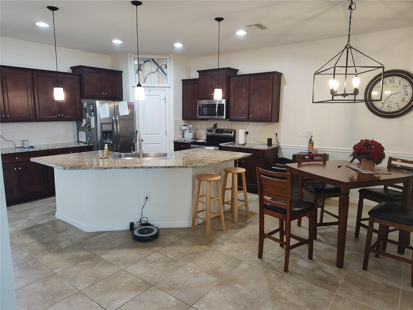 Image 2 of 20 For 7460 Stonebrook Circle