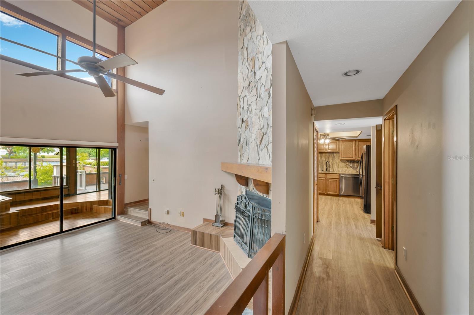 Listing photo id 9 for 1304 Charter Street