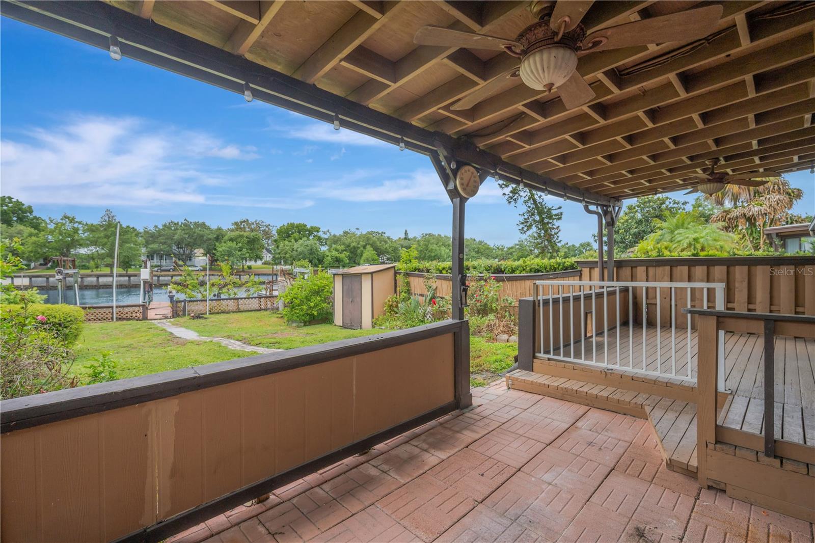 Listing photo id 1 for 1304 Charter Street