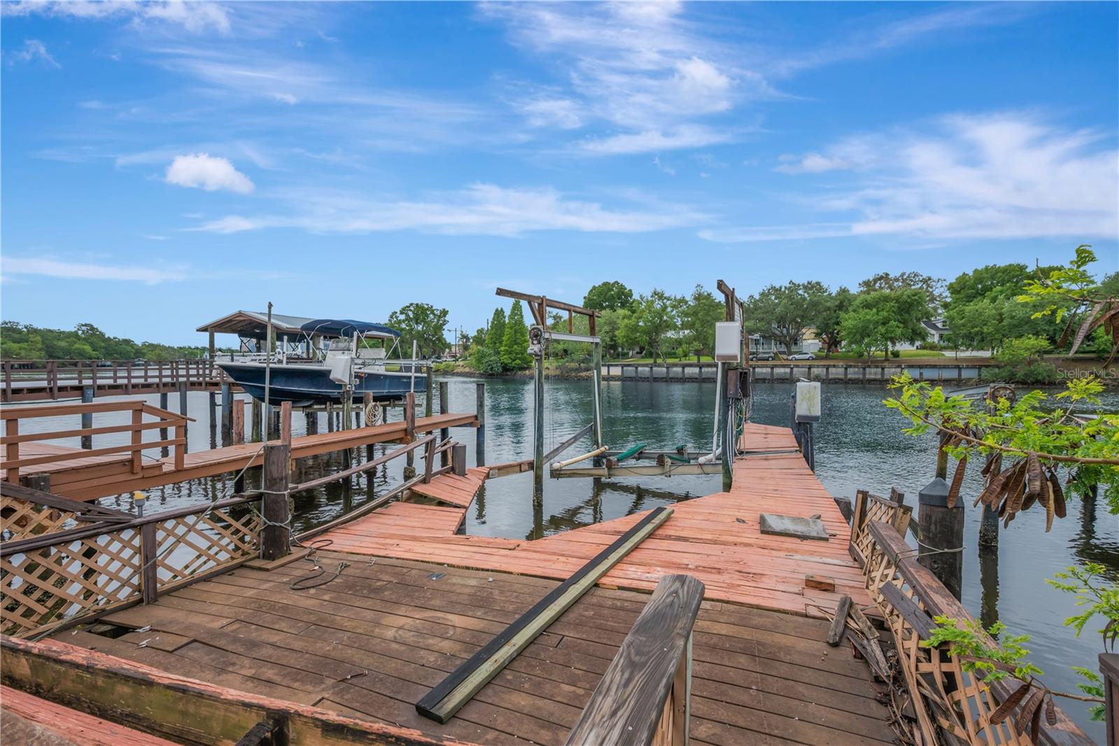 Listing photo id 28 for 1304 Charter Street