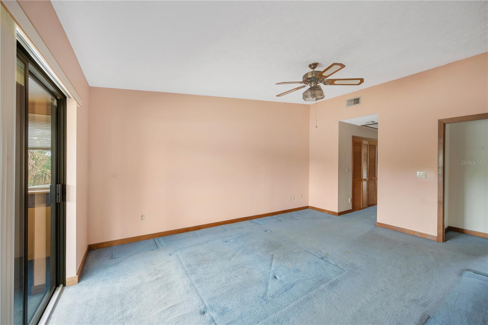 Listing photo id 31 for 1304 Charter Street