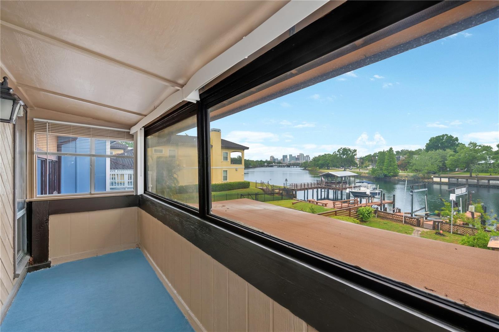 Listing photo id 35 for 1304 Charter Street