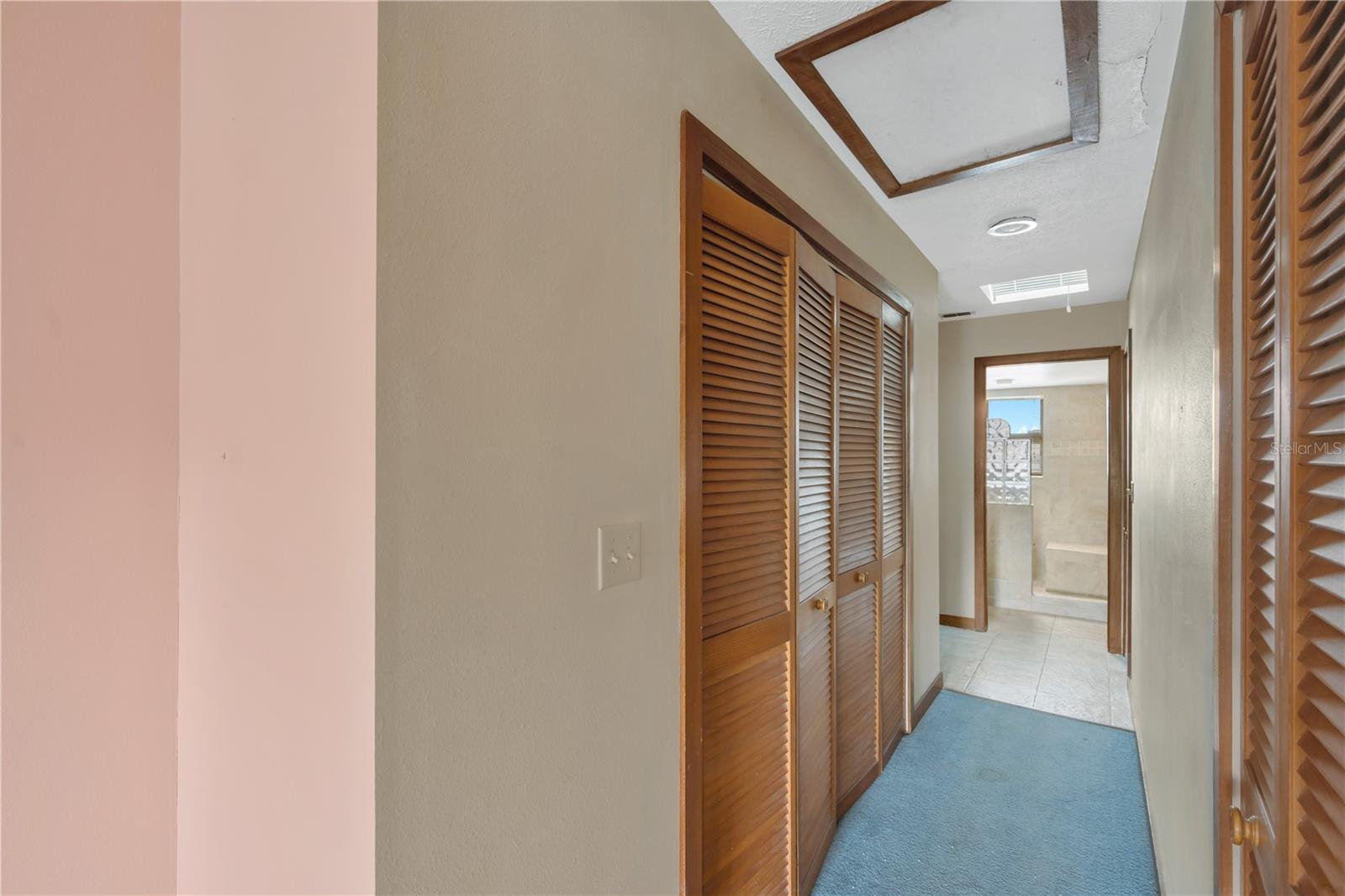 Listing photo id 40 for 1304 Charter Street