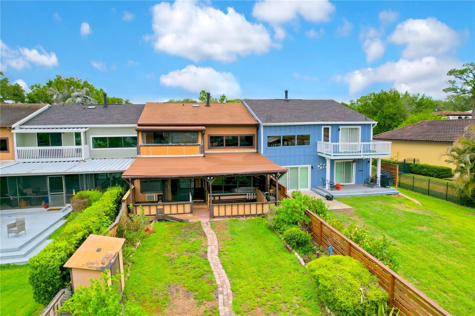 Listing photo id 48 for 1304 Charter Street