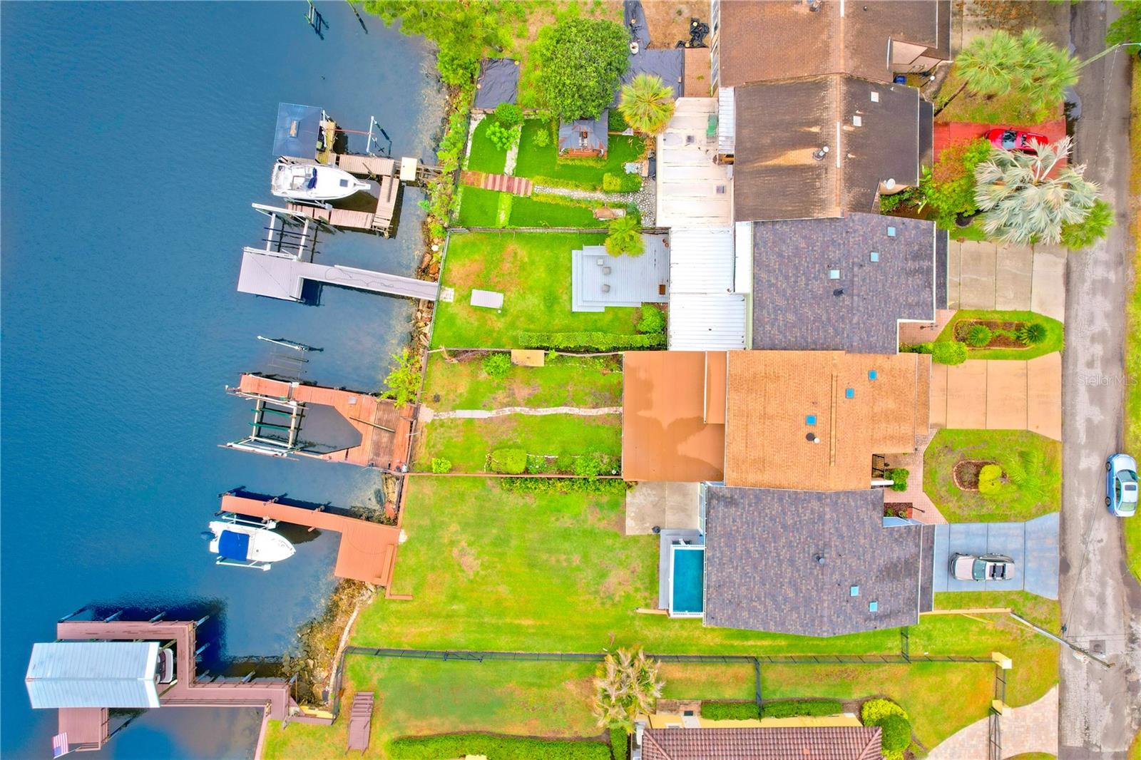 Listing photo id 50 for 1304 Charter Street