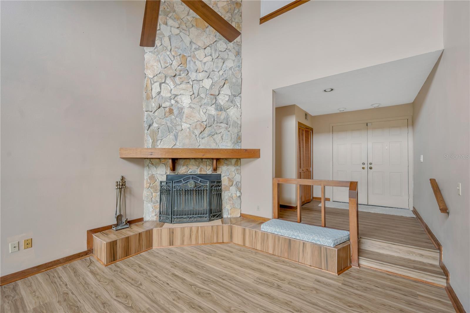 Listing photo id 6 for 1304 Charter Street