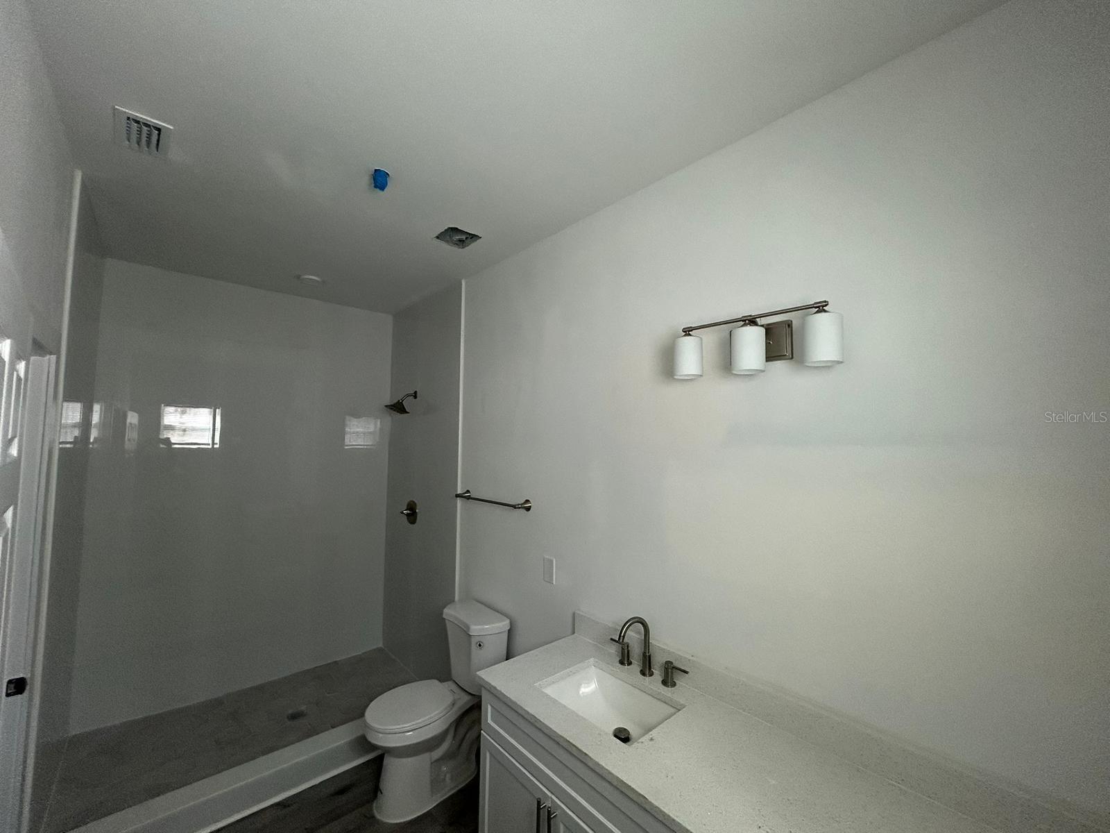 Image 22 of 36 For 705 Orange Avenue