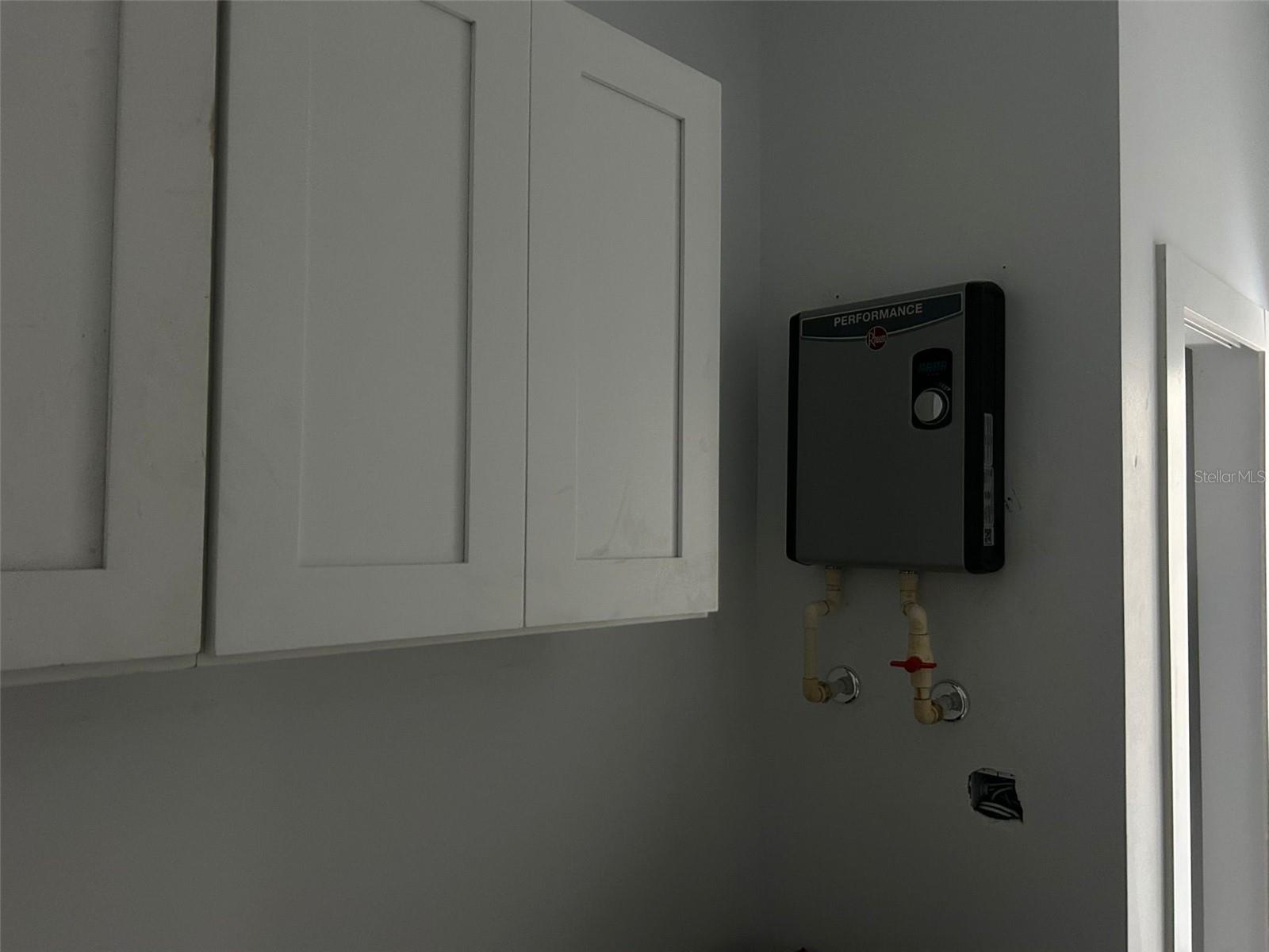 Image 29 of 36 For 705 Orange Avenue