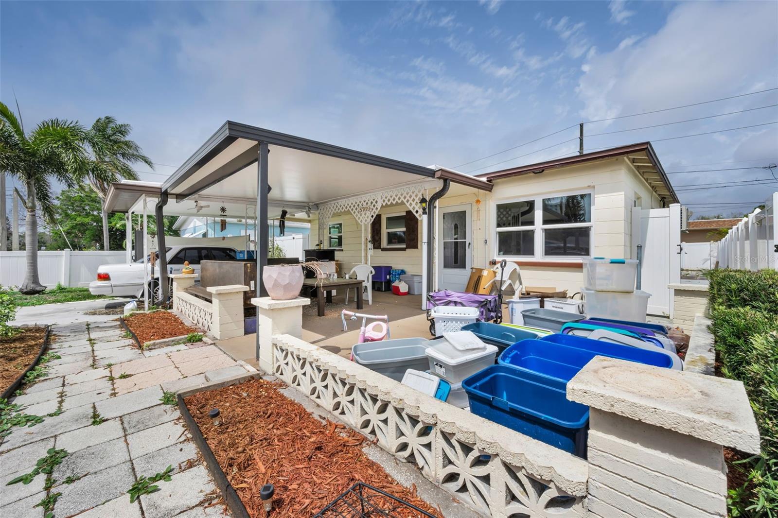 Image 2 of 6 For 5769 Dartmouth Avenue N