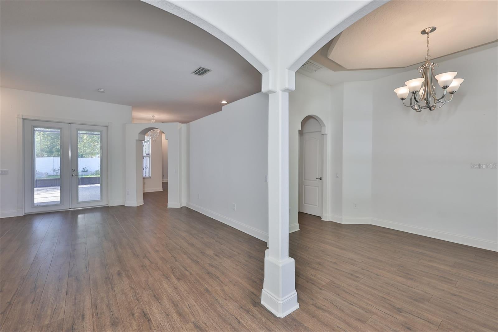 Image 8 of 55 For 9274 Estate Cove Circle