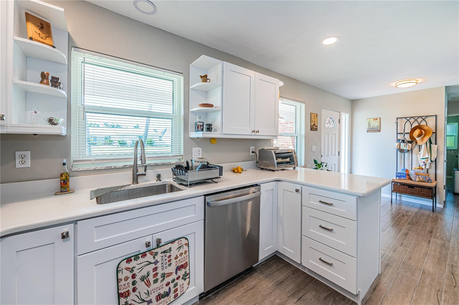 Image 14 of 34 For 7927 11th Avenue S